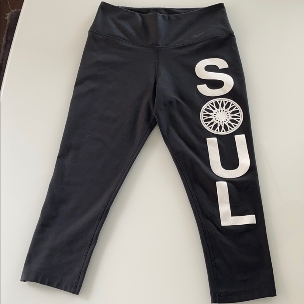 Nike Dri-Fit Soul Cycle black cropped leggings